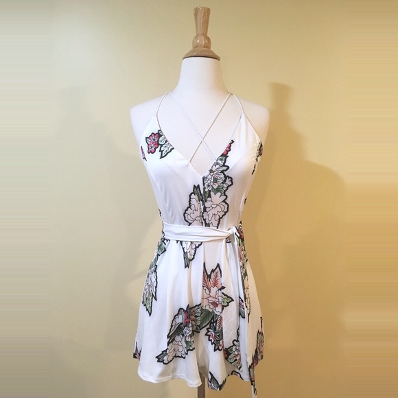 Strappy Open Back Cross Front Floral Print Romper - Picture 6 of 6
